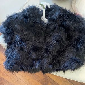 FASHION NOVA FAUX FUR CROP VEST